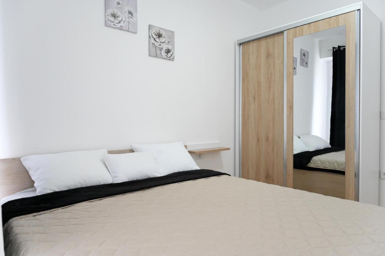 Porta Apartment Skopje Buitenkant foto