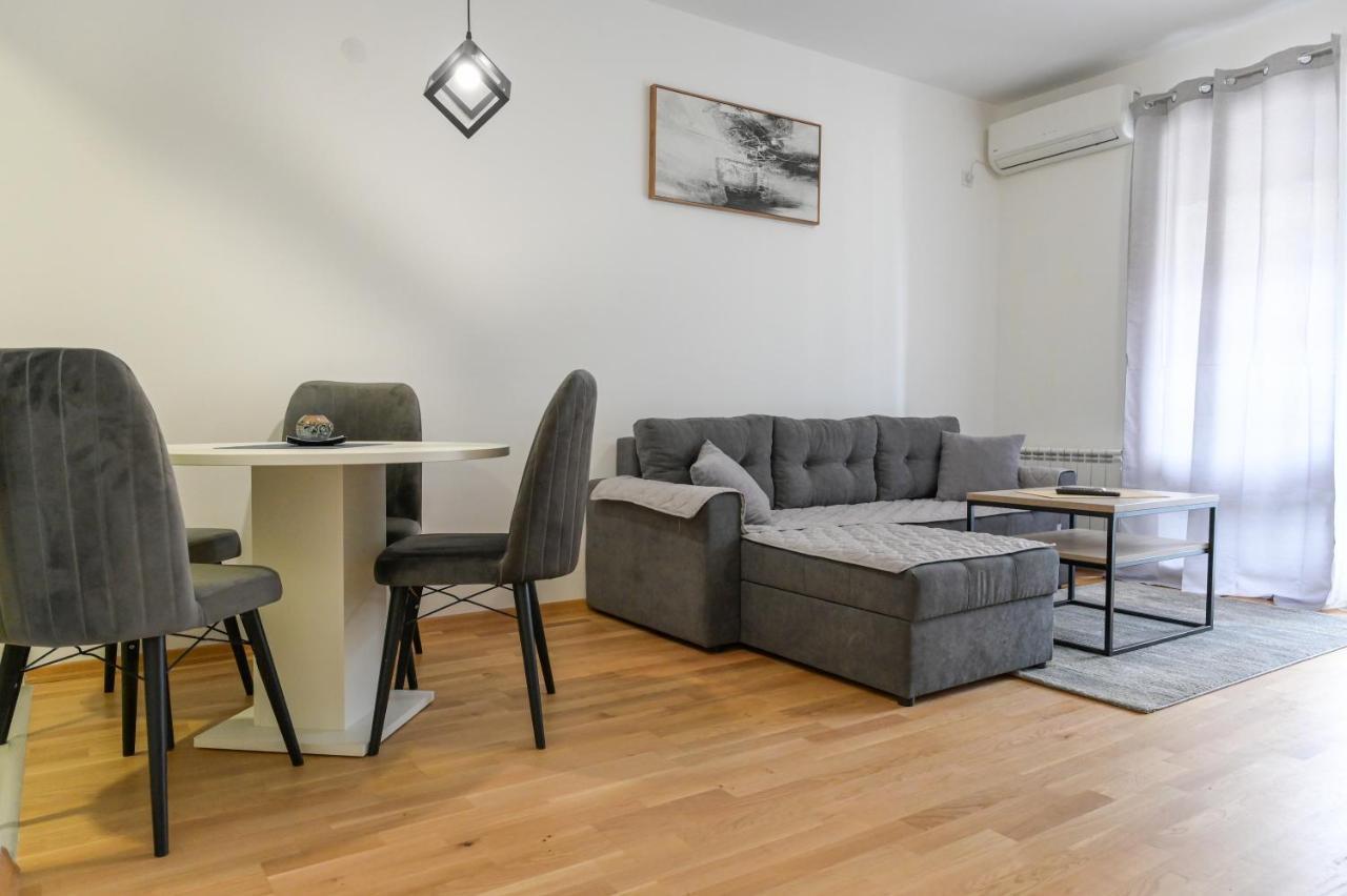 Porta Apartment Skopje Buitenkant foto