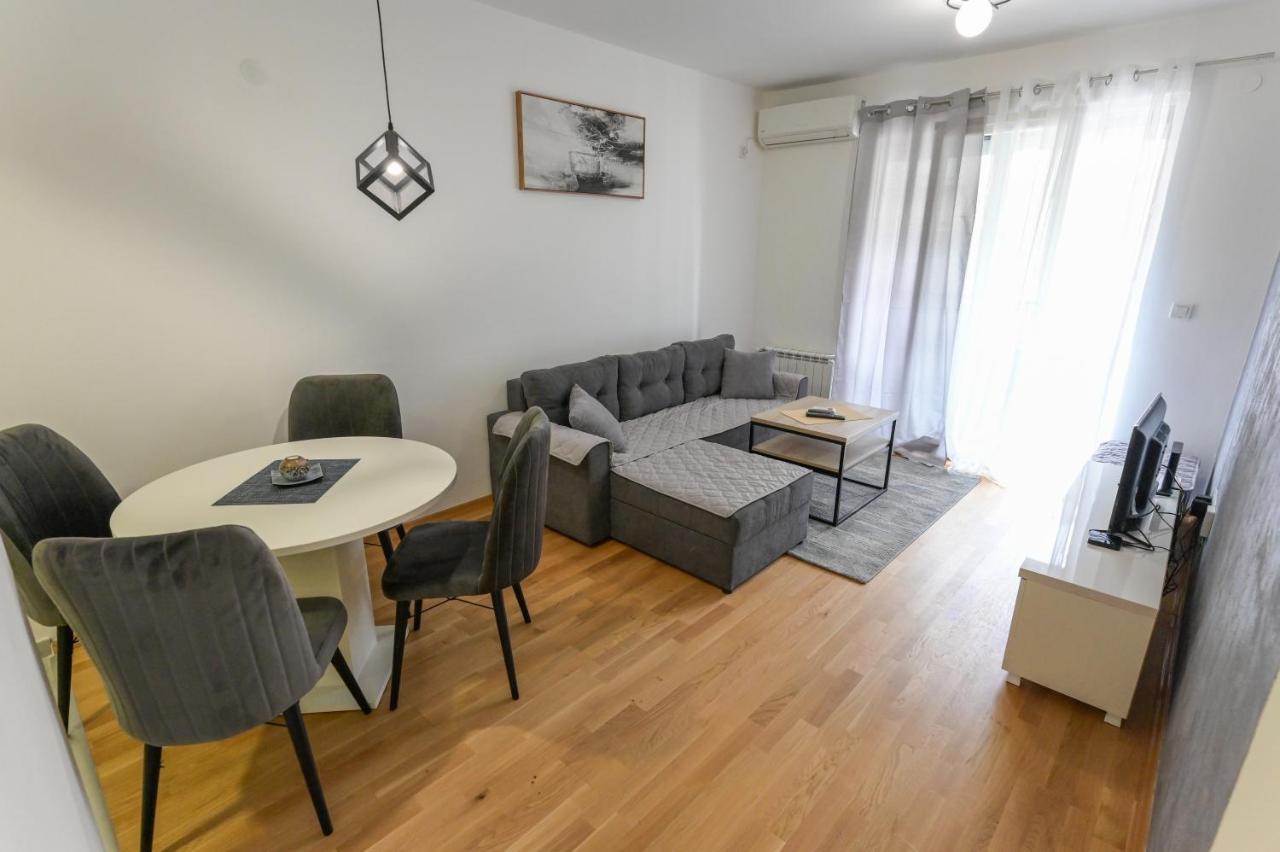 Porta Apartment Skopje Buitenkant foto