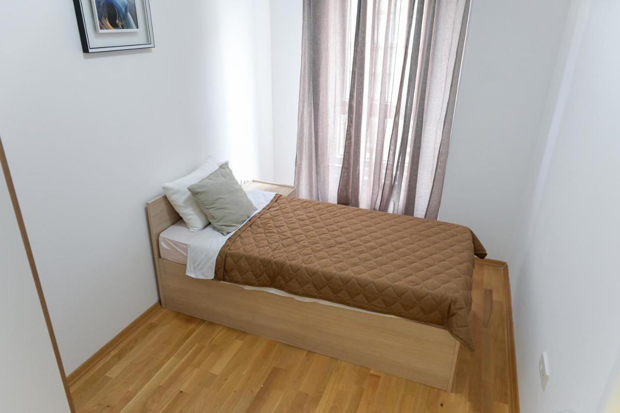 Porta Apartment Skopje Buitenkant foto